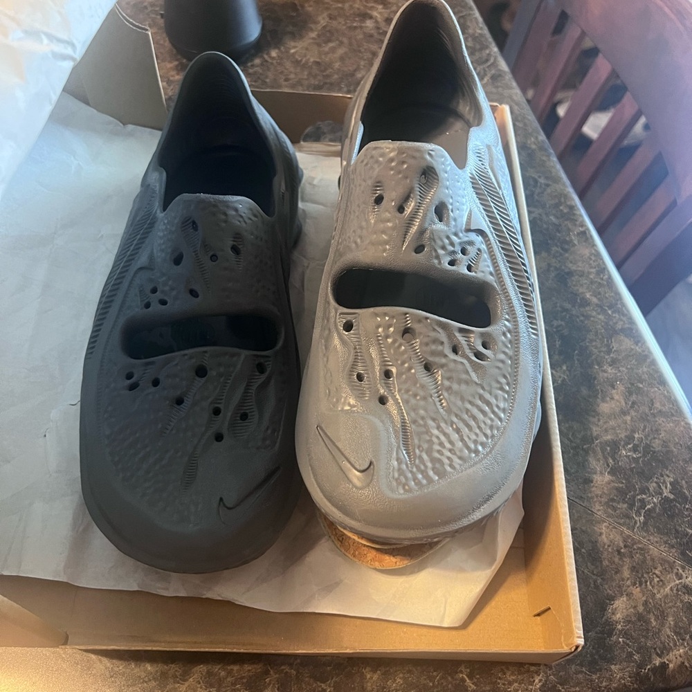 Size 11 Nike ispa grey